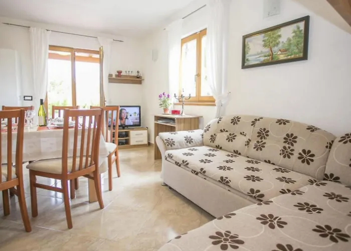 Vikendica Valmonida Mit Pool By Interhome *